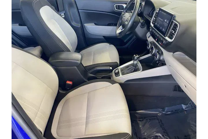 $17991 : Hyundai VENUE 2024 SEL 4dr C image 7