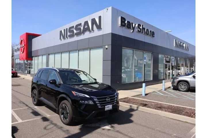 $28044 : Nissan Rogue 2025 AWD SV 4dr image 1