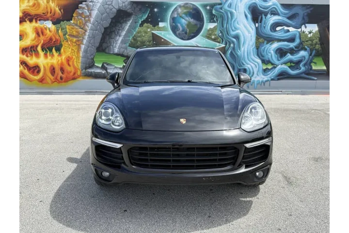 $18997 : 2018 Cayenne Platinum Edition image 3