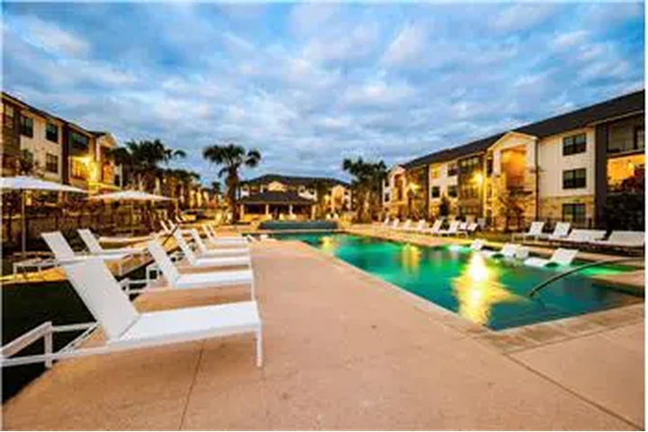 $2385 : Rental property with 3 bedro image 1