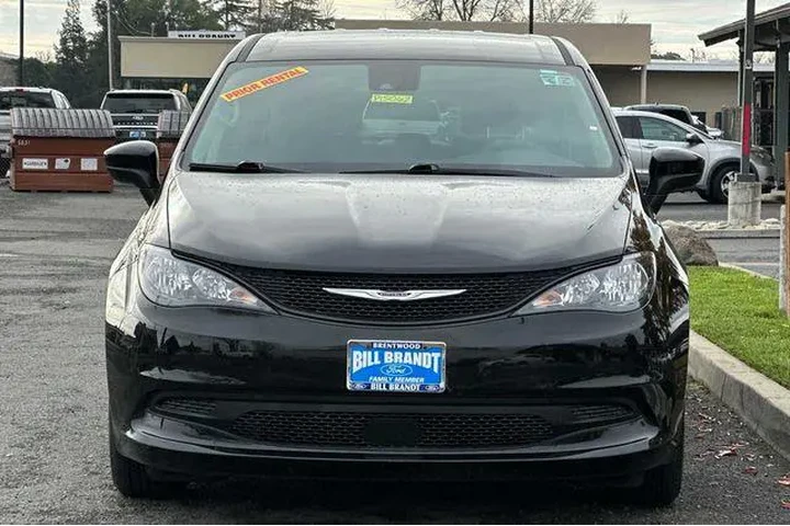 $24954 : Chrysler Voyager 2024 LX 4dr image 6