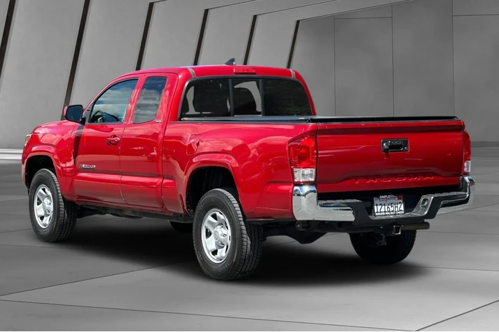 $25500 : Toyota Tacoma 2017 4x2 SR5 4 image 10