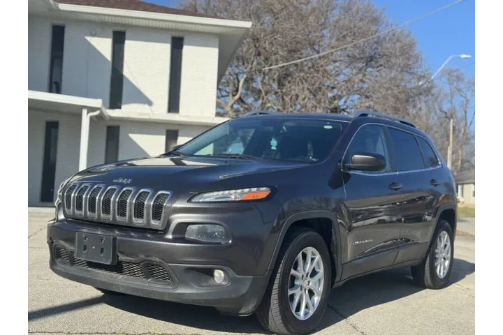 $7999 : 2014 Cherokee Latitude image 1