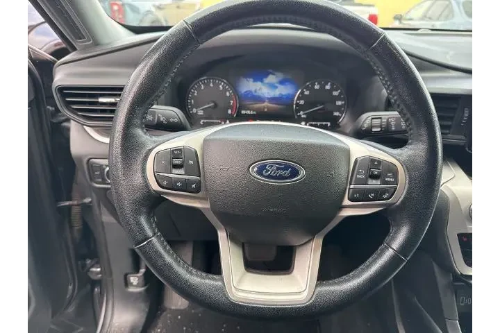 $22338 : Ford Explorer 2022 AWD XLT 4 image 8