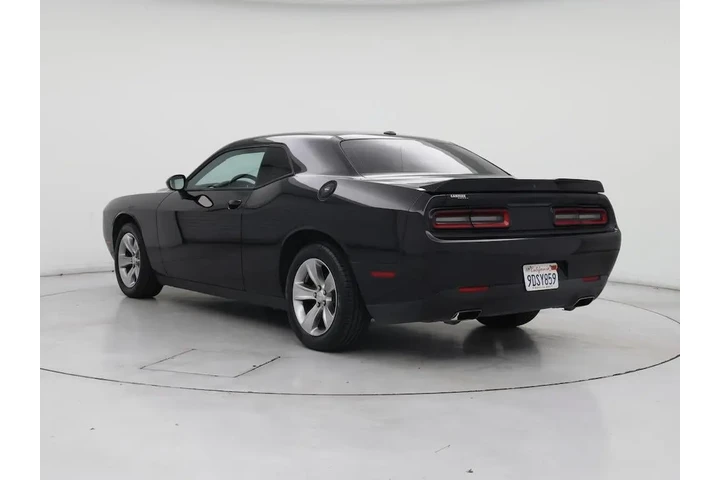 $18998 : Dodge Challenger 2018 SXT 2d image 2