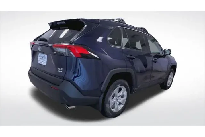 $30795 : Toyota RAV4 2023 AWD XLE 4dr image 8