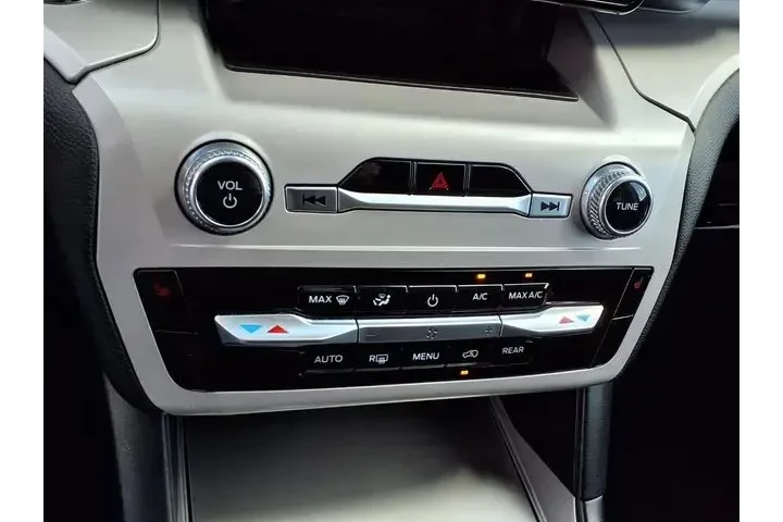 $29999 : Ford Explorer 2023 XLT 4dr S image 7