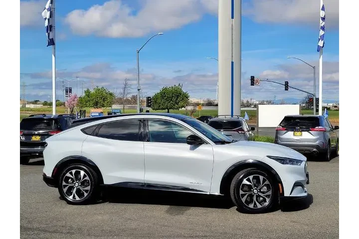 $28900 : Ford Mustang Mach-E 2023 Pre image 3