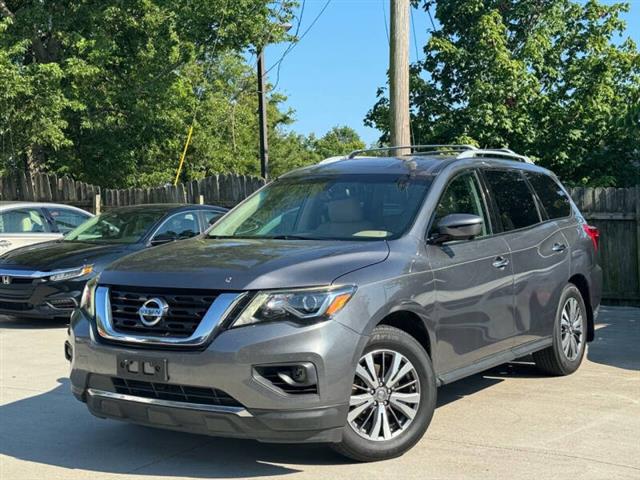 $11459 : 2017 Pathfinder SL image 2