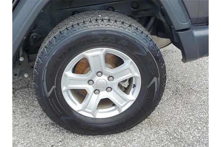 $23487 : Jeep Wrangler Unlimited 2021 image 8