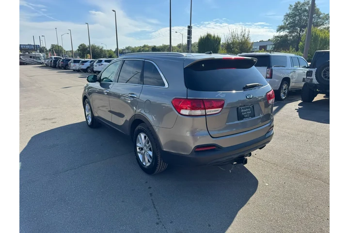 $5980 : 2017 Sorento LX V6 FWD image 4