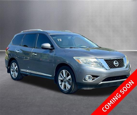 $15847 : 2016 Pathfinder Platinum image 1