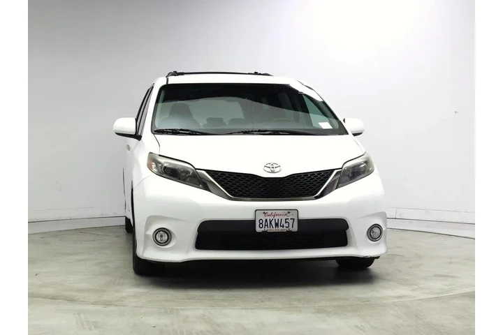 $33998 : Toyota Sienna 2017 SE 8-Pass image 5