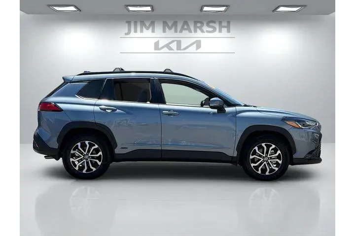 $30680 : Toyota Corolla Cross Hybrid image 7