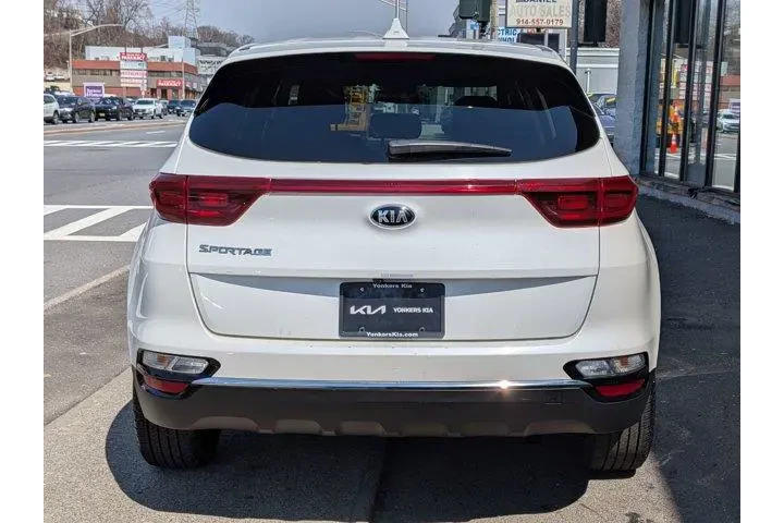 $18695 : Kia Sportage 2022 AWD LX 4dr image 7