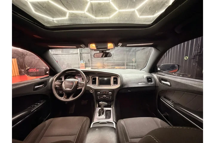 $1800 : Dodge charger sport 2020 image 7