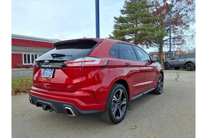 $32980 : Ford Edge 2022 AWD ST 4dr Cr image 6