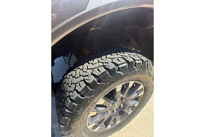 $23623 : Nissan Titan XD 2016 4x4 S 4 image 10