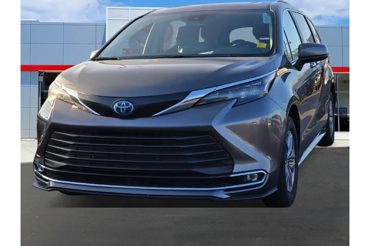 $39488 : Toyota Sienna 2024 XLE 8-Pas image 7