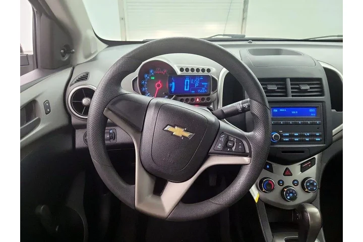 $11599 : Chevrolet Sonic 2016 LS Auto image 10