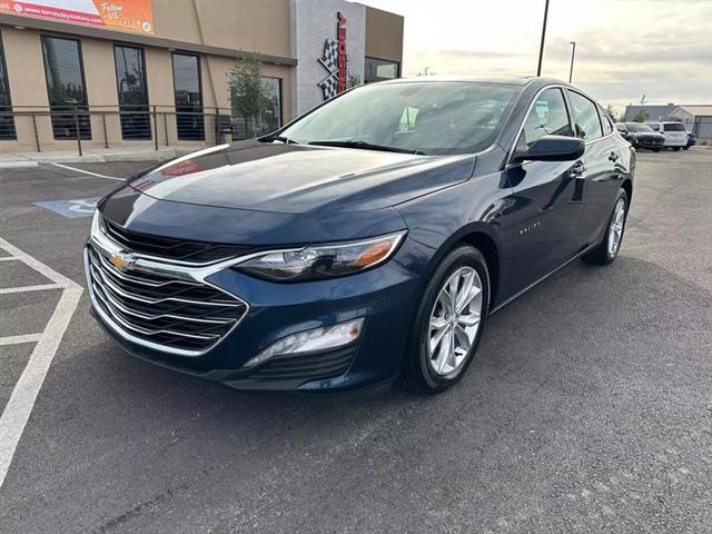 $20995 : Pre-Owned 2021 Malibu LT Seda image 2