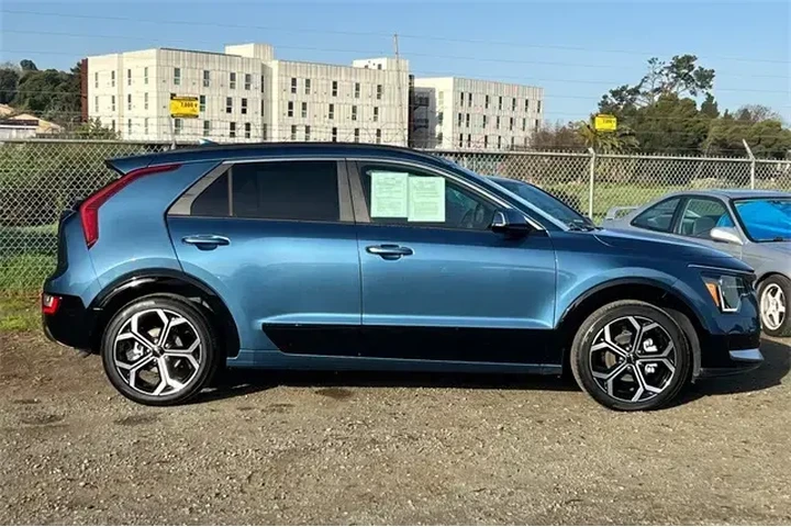 $28990 : Kia Niro Plug-In Hybrid 2024 image 3