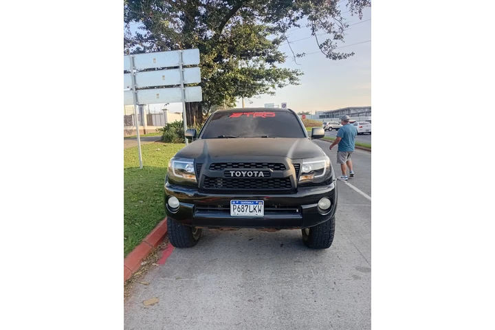 $13000 : Toryota tacoma SR5 4X4 image 1