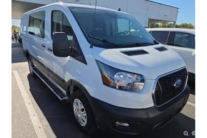 $33950 : Ford Transit 2024 250 3dr SW image 1