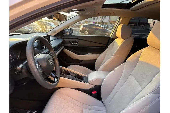 $24988 : Honda Accord 2023 EX 4dr Sed image 10