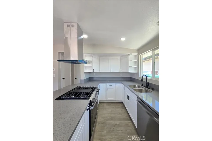 $2495 : SOUTH GATE RENTO CASA image 4