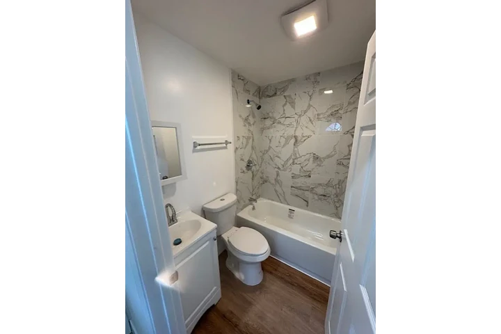 $850 : Property for rent in Compton image 3