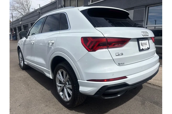 $27995 : 2022 Q3 Premium Plus 45 TFSI image 4