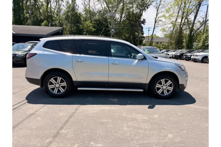 $14995 : 2016 Traverse LT image 8