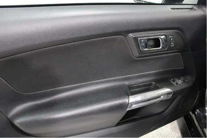 $26988 : Ford Mustang 2017 GT 2dr Fas image 6