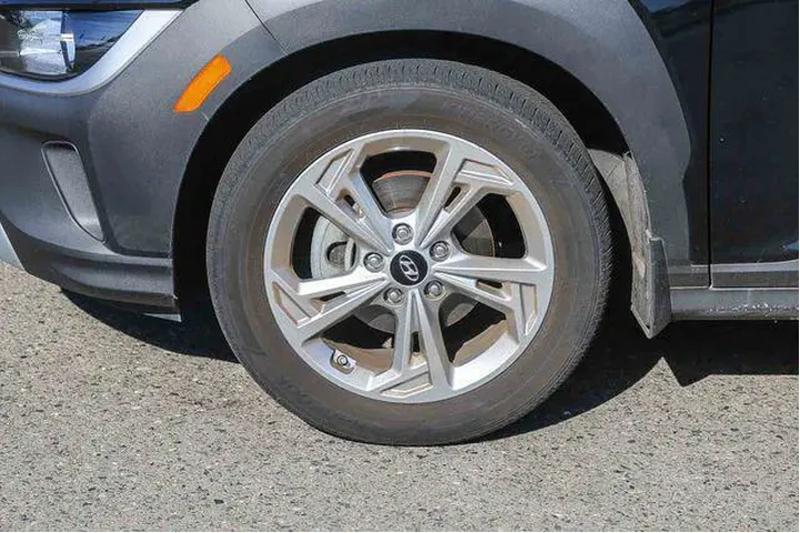 $20991 : Hyundai KONA 2023 SEL 4dr Cr image 10
