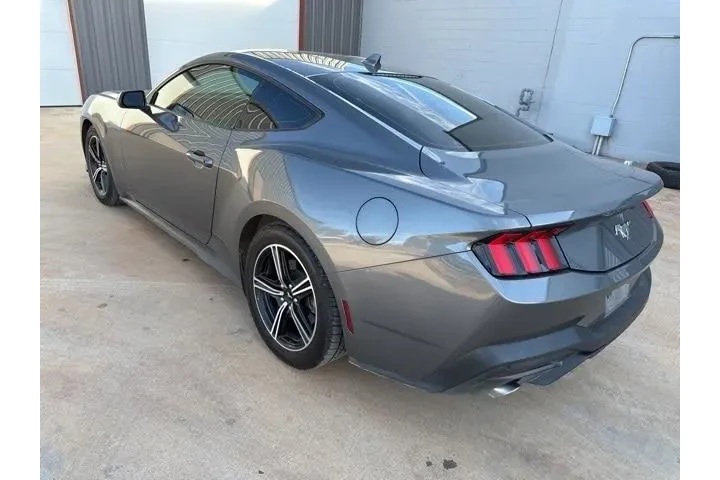 $26900 : Ford Mustang 2024 EcoBoost 2 image 6