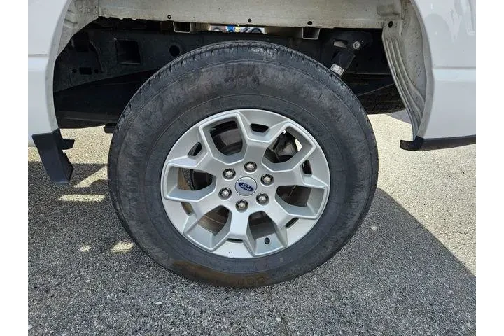 $33500 : Ford F-150 2023 4x4 XLT 4dr image 8