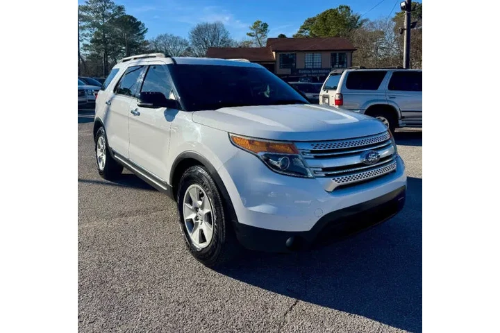 $5500 : 2015 Explorer XLT image 3