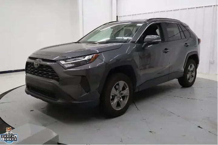 $28280 : Toyota RAV4 2024 AWD XLE 4dr image 8