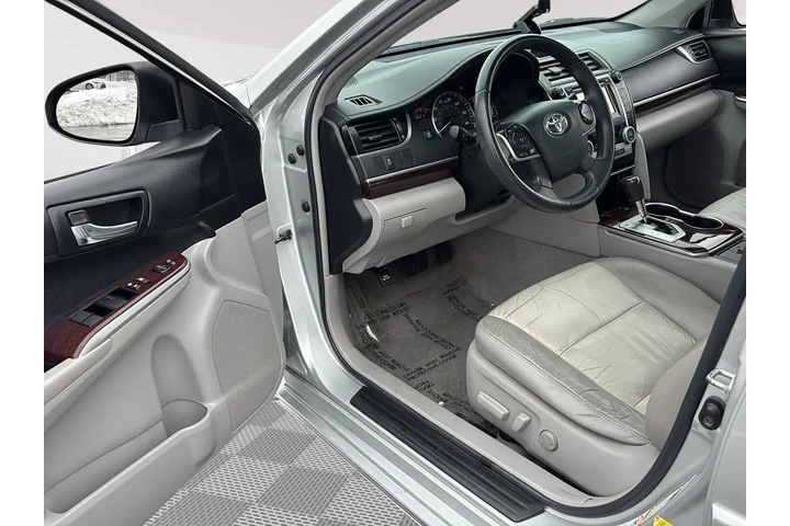 $12000 : 2014 Camry XLE image 2