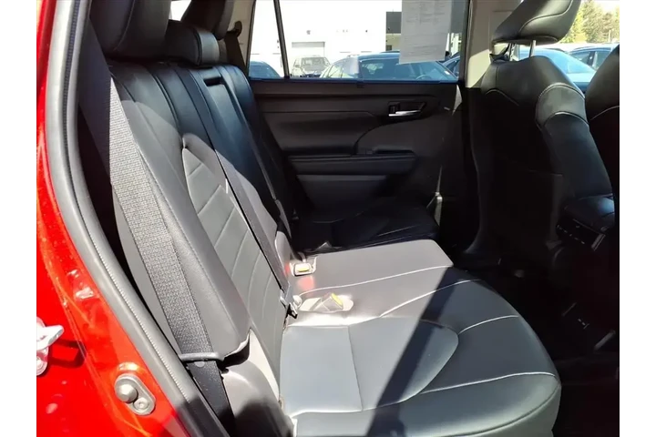 $36275 : Toyota Highlander 2022 AWD X image 8