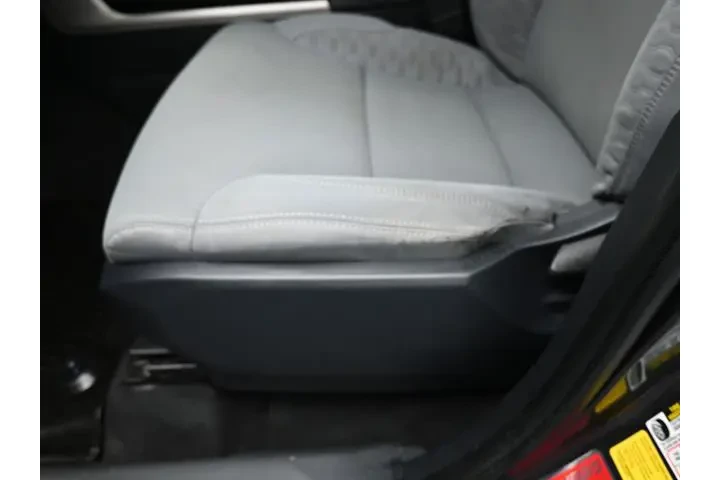 $37882 : Toyota Tundra 2022 4x4 SR5 4 image 7