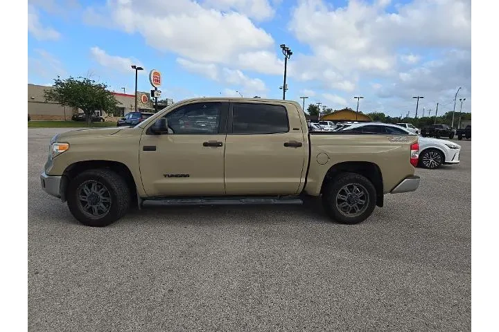 $25983 : Toyota Tundra 2017 4x4 SR5 4 image 2