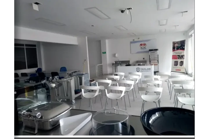 $1500000000 : Venta de casa para tu negocio image 5