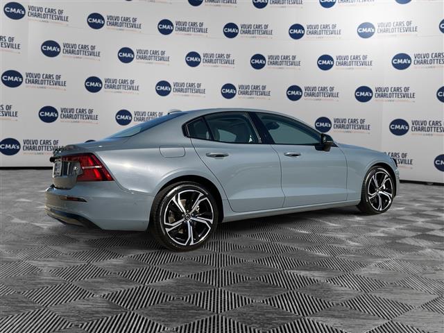 $44396 : PRE-OWNED 2024 VOLVO S60 B5 P image 5