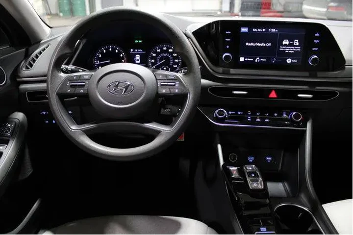 $15987 : Hyundai SONATA 2021 SE 4dr S image 2