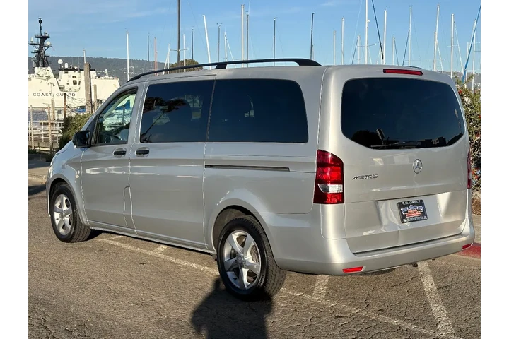 $22988 : 2016 Metris Passenger Van RWD image 8