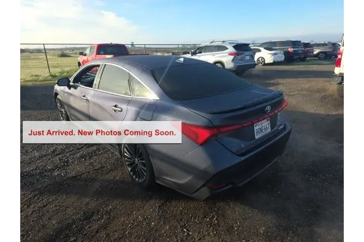 $27900 : Toyota Avalon Hybrid 2020 XS image 4