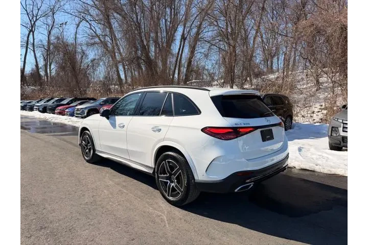 $35900 : Mercedes-Benz GLC 2023 AWD G image 6