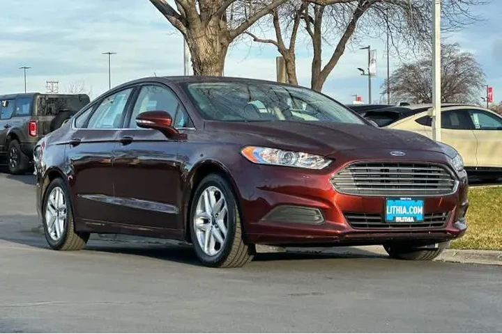$13995 : Ford Fusion 2016 SE 4dr Seda image 9
